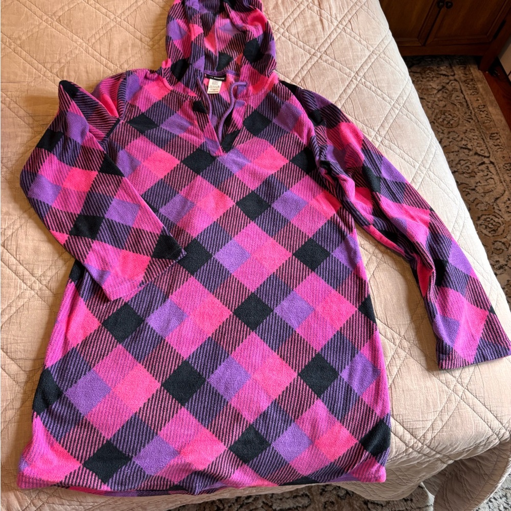 Cozy Plaid Hooded Women's pajama chemise in Pink and Purple